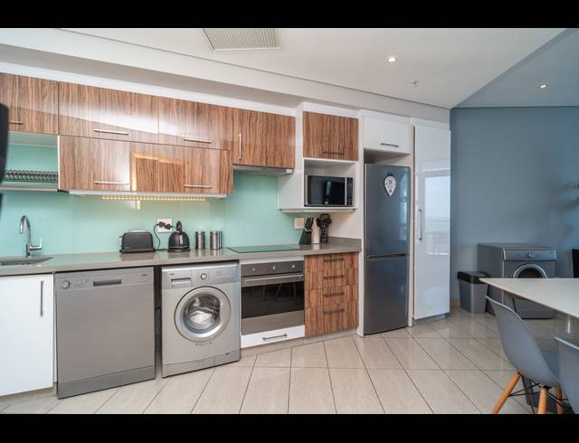 2 BEDROOM APARTMENT FOR SALE IN UMHLANGA CENTRAL